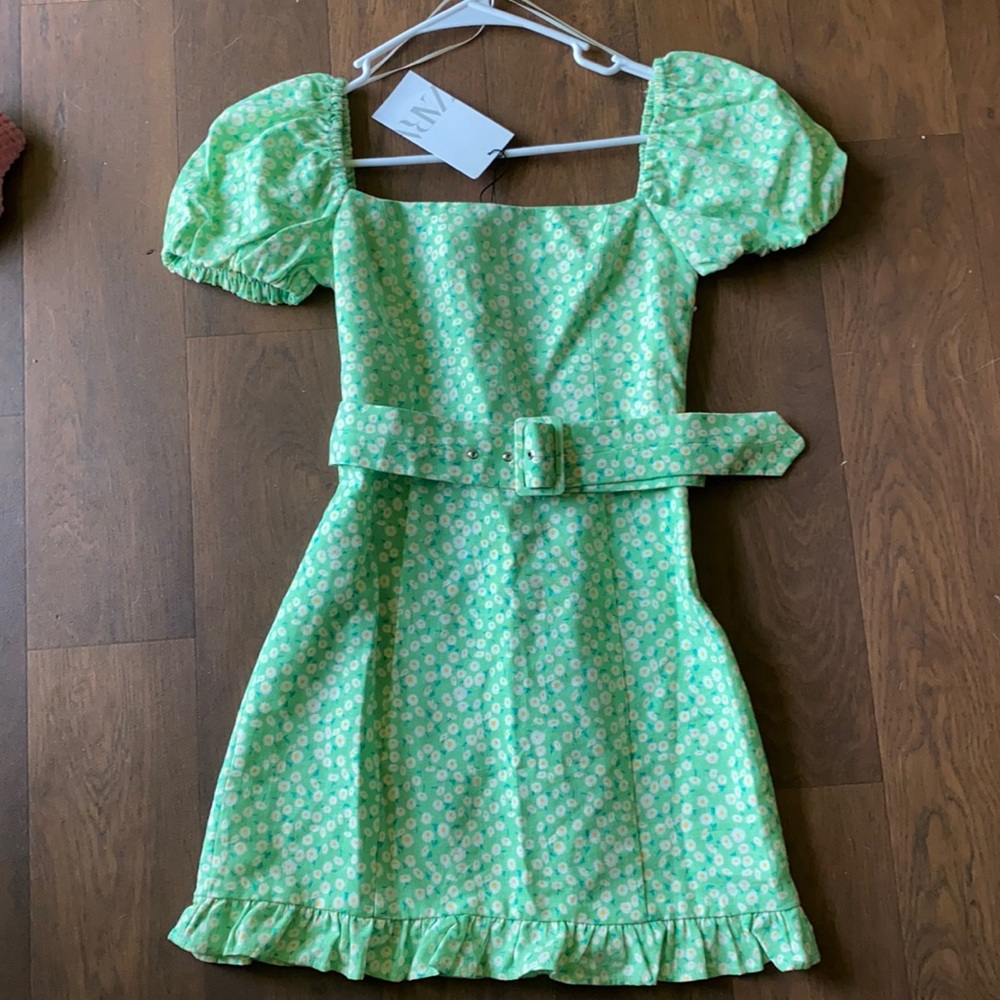 BNWT Green Zara dress